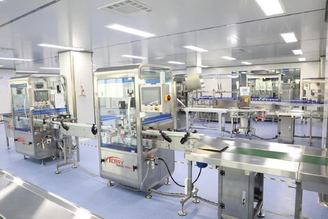 電商協(xié)會攜眾位貴賓蒞臨多美生物智能工廠指導工作，重點關(guān)注CRM客戶管理系統(tǒng)